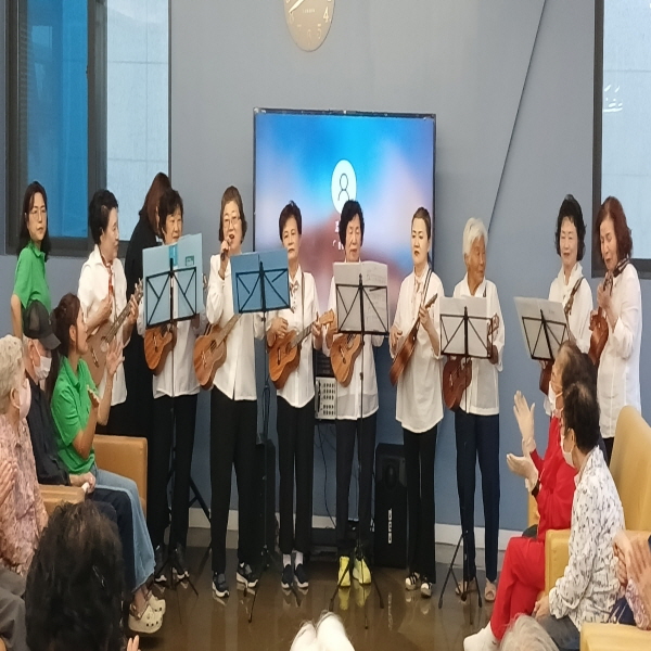 2025년 7월 강북노인복지관 노인자원봉사 활성화 지원사업 울림소리 봉사단 공연 실시