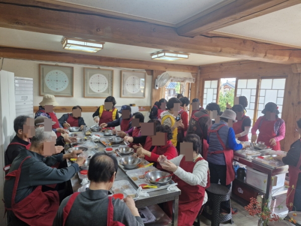 2025년 11월 성서재가노인돌봄센터 노인맞춤돌봄서비스 대상자 하반기 나들이 서비스 (문화활동)