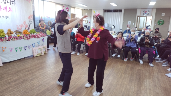 2025년 12월 상록수노인종합복지센터 생신잔치 실시