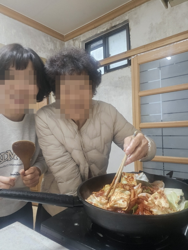 2025년 12월 성서재가노인돌봄센터 노인맞춤돌봄서비스 중점 · 독거남자 어르신 대상자 우울예방 프로그램